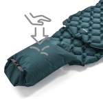 Selbstaufblasbare Matte Meteor 2in1 (Pumpe + Drybag) in der Farbe "Meeresblau" mit den Maßen 190×56×5,5 cm.