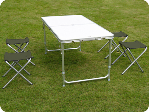 Meteor Pesta folding table with chairs